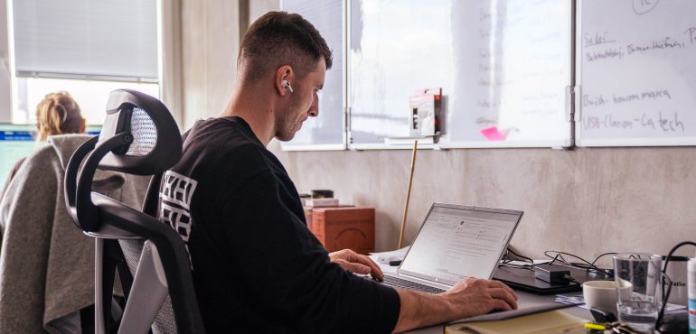 Potrebujete živnosť pre prácu na stavbe?