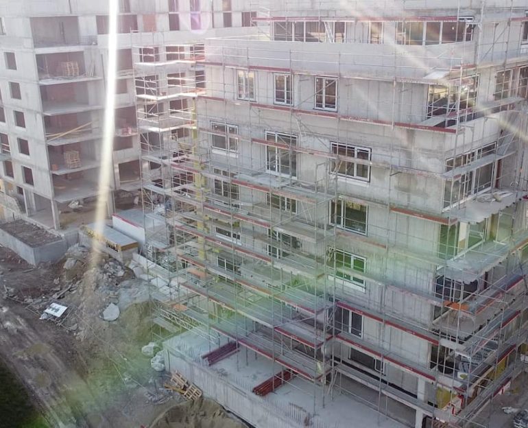 Montáž a demontáž lešenia pre projekt Riviéra v Nitre
